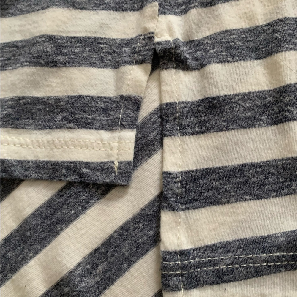 SZ M LNA Gray and Off White Striped Top - Picture 4 of 6